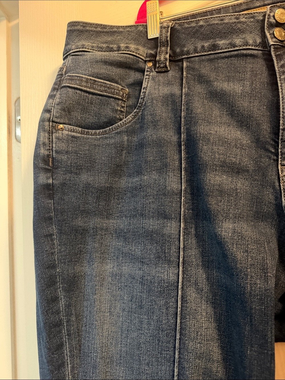 Kut from the Kloth Natalie High Rise SHORT LENGTH - Picture 4 of 8